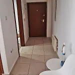 Dimitra's Cosy In Old Town With Backyard Apartment *