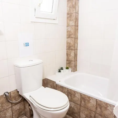 Dimitra's Cosy In Old Town With Backyard Appartement