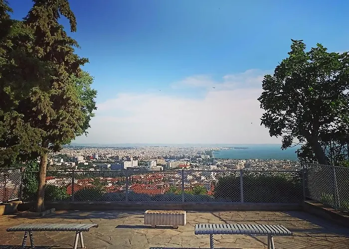 Apartment Dimitra's Cosy In Old Town With Backyard Thessaloniki