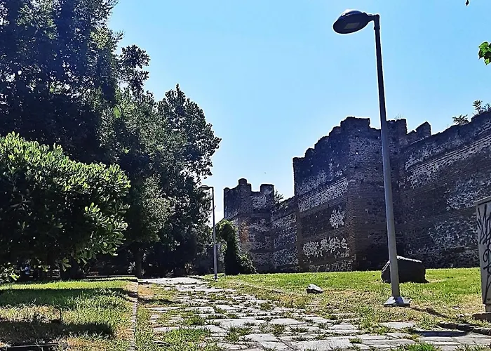 Dimitra's Cosy In Old Town With Backyard Apartment Thessaloniki