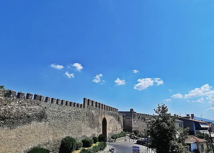 Dimitra's Cosy In Old Town With Backyard *