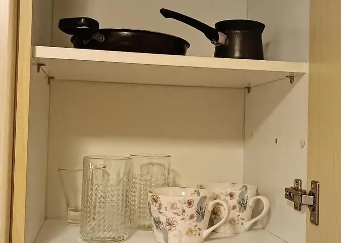 Dimitra's Cosy In Old Town With Backyard *