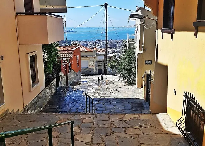 Dimitra's Cosy In Old Town With Backyard * Thessaloniki