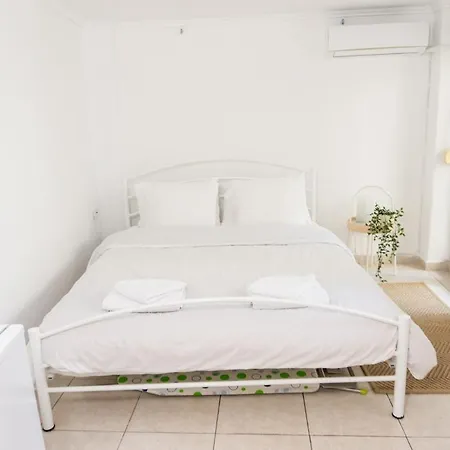 Dimitra's Cosy In Old Town With Backyard * Selanik