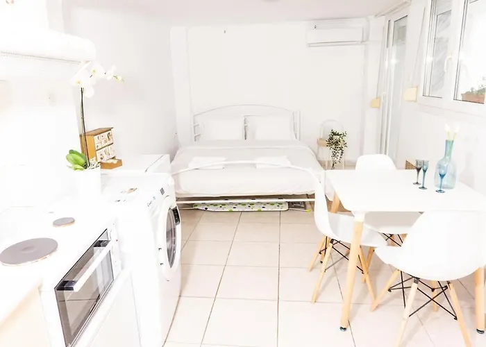 Dimitra's Cosy In Old Town With Backyard דירה סלוניקי