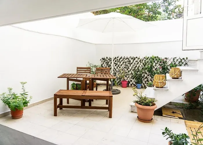 아파트 Dimitra's Cosy In Old Town With Backyard 테살로니키